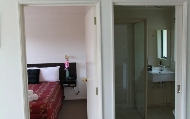 Alcala Motor Lodge