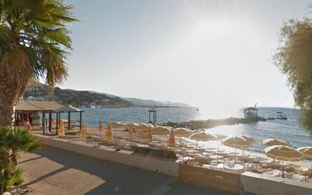 Appartement Le Lavandou, 1 pièce, 4 personnes - FR-1-251-367