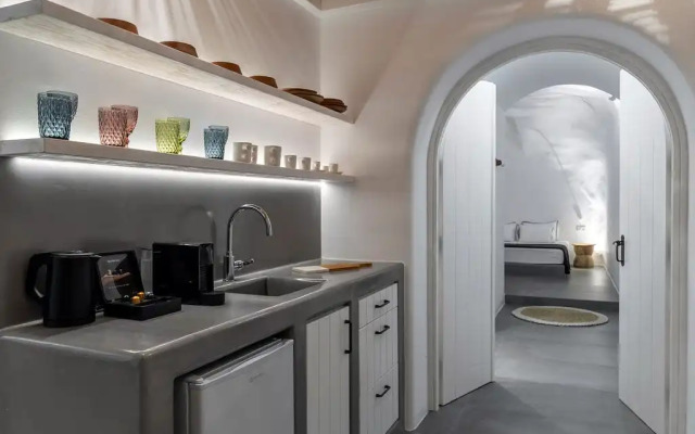 Numa Santorini