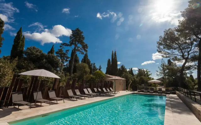 Hotel Les Cabanes Dans Les Bois
