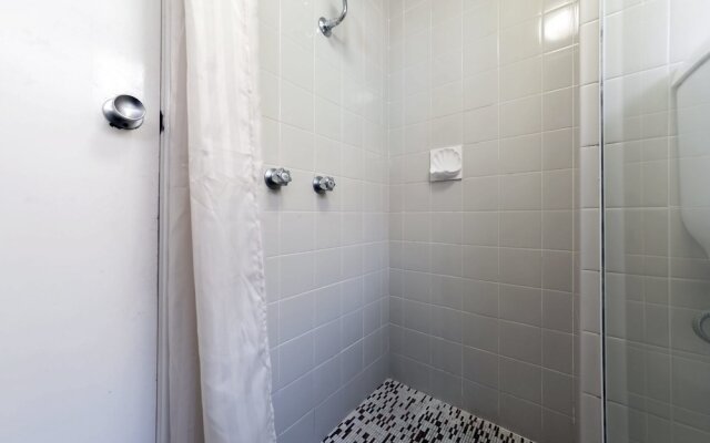 Castaways Unit 1, 17 Shoal Bay Road