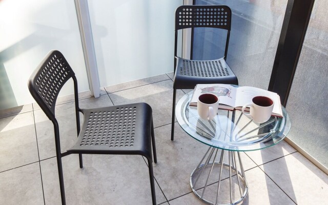 Entire Brand New 1BD  South Yarra