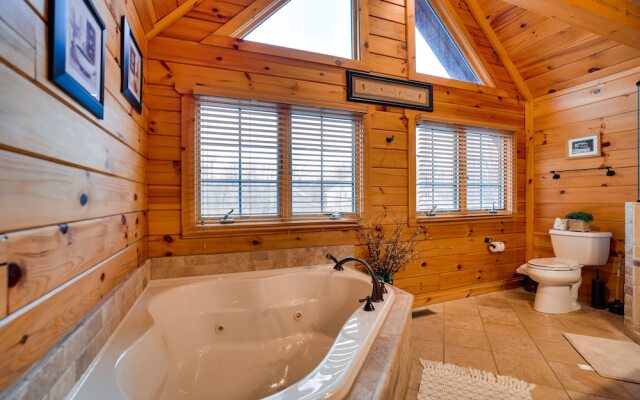 Hot Tub, Deck & Beach Access: Albrightsville Cabin