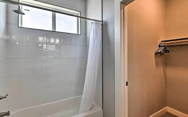 7 Mi to Dtwn Phoenix: Home w/ Patio & Yard