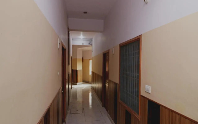 OYO 24103 Akbar Guest House