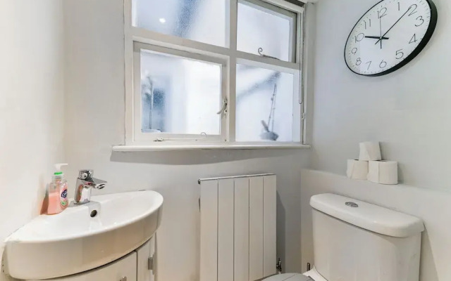 South-Kensington Apartment