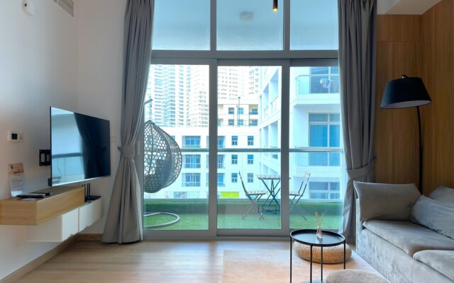 Ultra Luxury Flat Fully Upgrade &Balcony