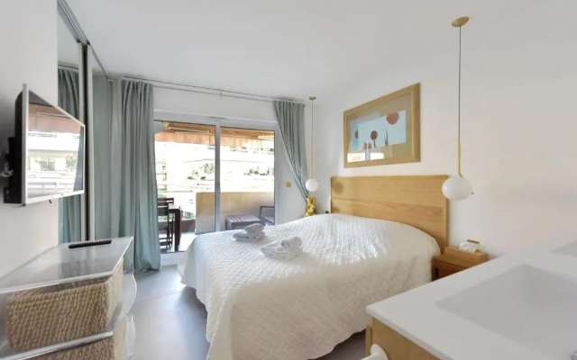SERRENDY COUP DE COEUR 4 pièces refait à neuf 3 min des plages - Apartment in Cannes - Photo 3