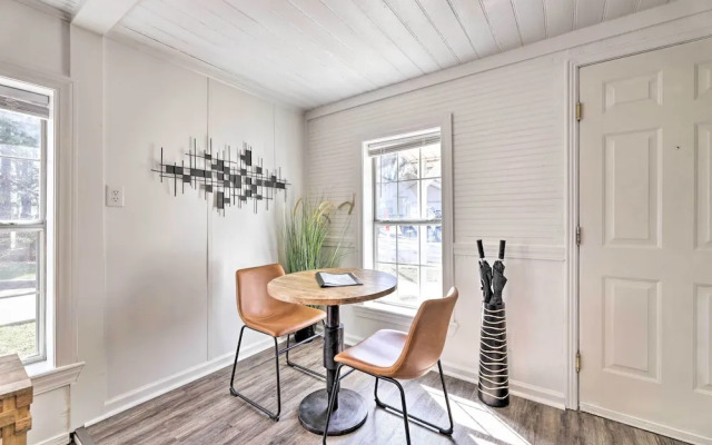 Idyllic Fayetteville Home - Walk to UA Campus!