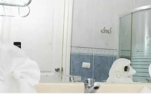 Casa con Piscina y Vigilancia 24H