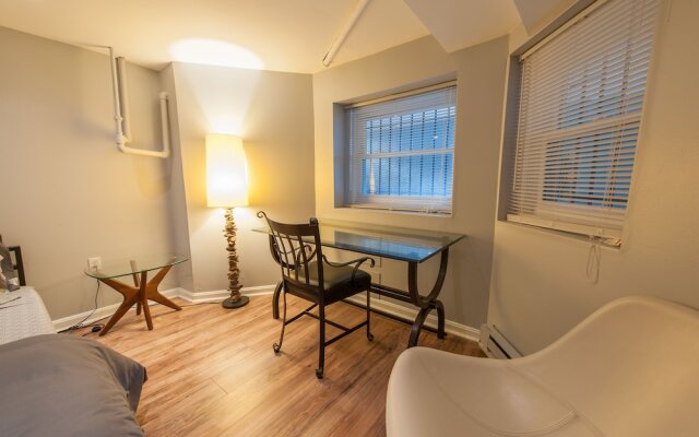 Honey Suite - Luxury Bed - Peaceful and Quiet Central D.C.