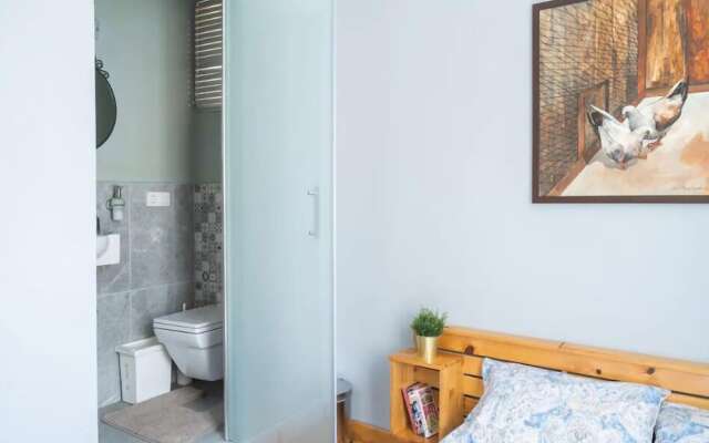 Apartment with Garden View