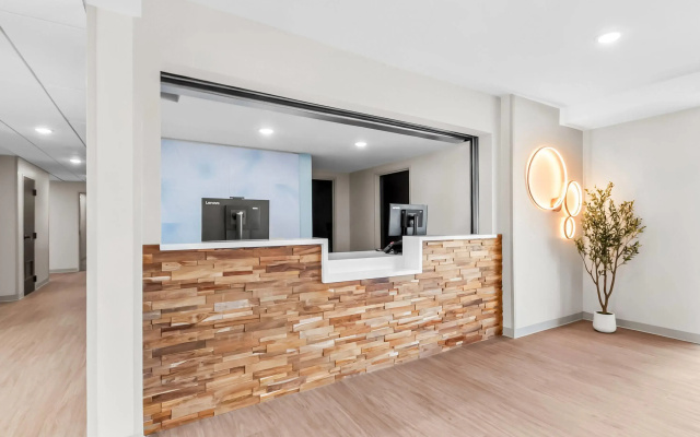 ECHO Suites Extended Stay by Wyndham Sterling