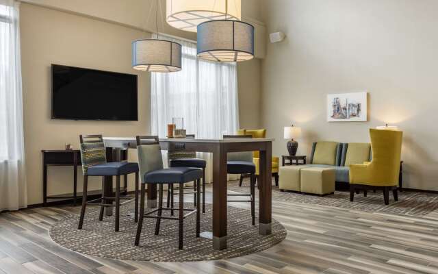 Comfort Inn & Suites Pittsburgh-Northshore