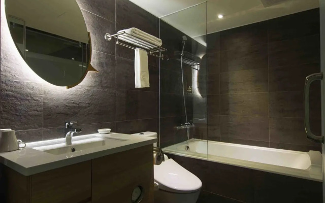 Simple Plus Hotel