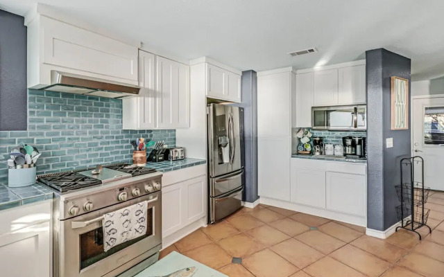 Baydream 4 Bedroom Home by RedAwning