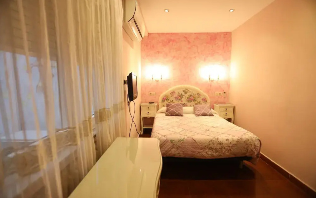 Hostal Goya Suites