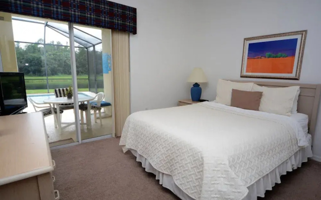 4648 5- Bdrm'Slake Views Facing Poolwater View