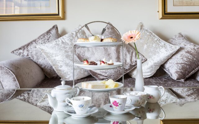 De Rougemont Manor Hotel & Suites