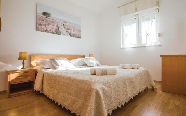 Beautiful Home in Makarska With Wifi and 2 Bedrooms
