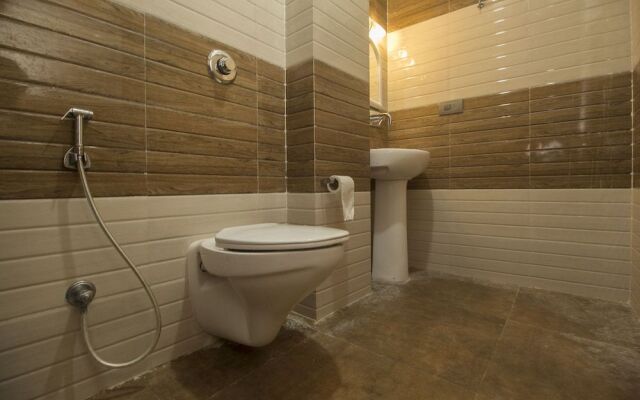 OYO 28105 Hotel Blue Sapphire