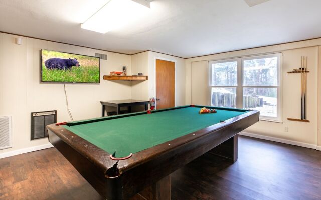 SmokyStays Private Pool Chalet