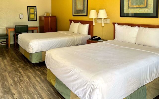 Baymont by Wyndham Nacogdoches Near University