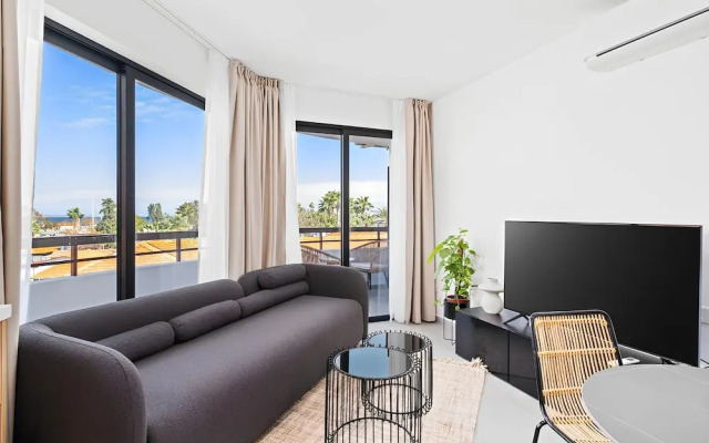 Finikoudes Marina View 201