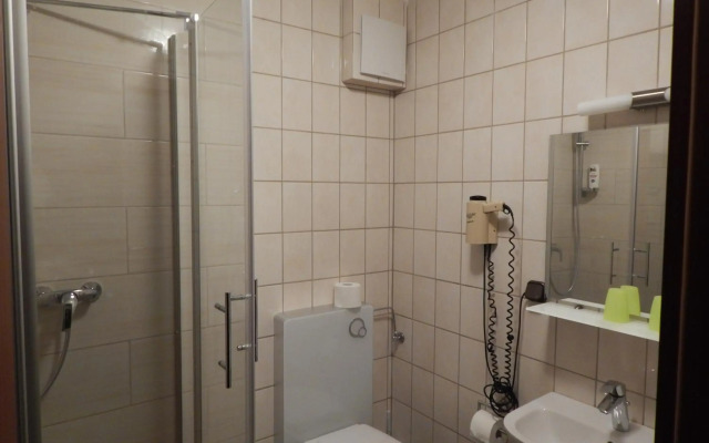Hotel Attache Frankfurt Airport Raunheim