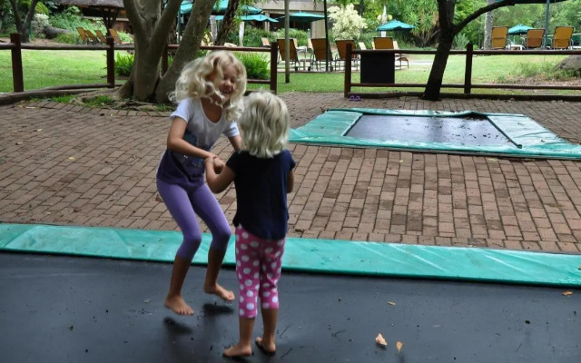 Legend Safaris - Kruger Park Lodge 257B