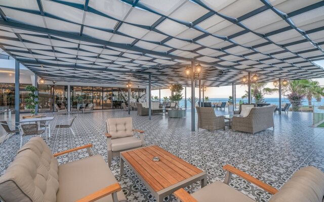 Aria Resort & Spa