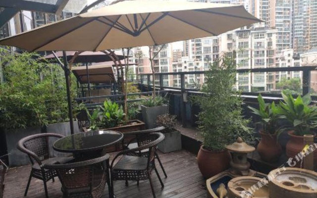 Huainan Gymnasium Industry and Trade Vocational and Technical College JAMES JOYCE COFFETEL – Outside – Huainan