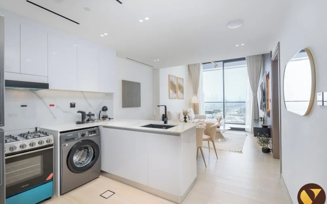 Binghatti 7min Sky Dubai 3 min Cirle Mal