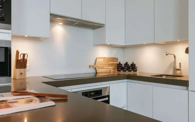 Modern Antwerp Apartment With City Views 2 Bedrooms
