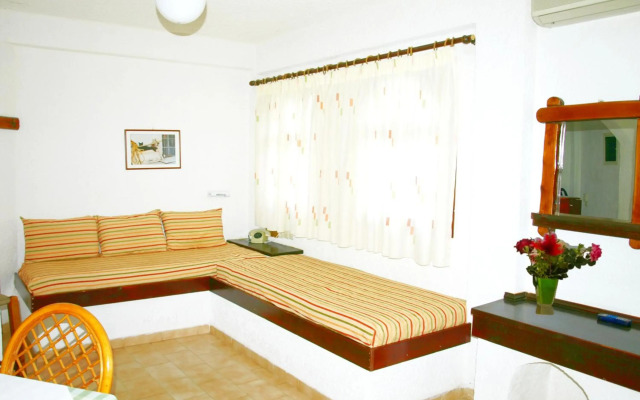 Kastro Studios Apartments