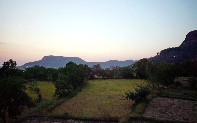 OYO 19625 Home Alluring 2BHK Karla Caves