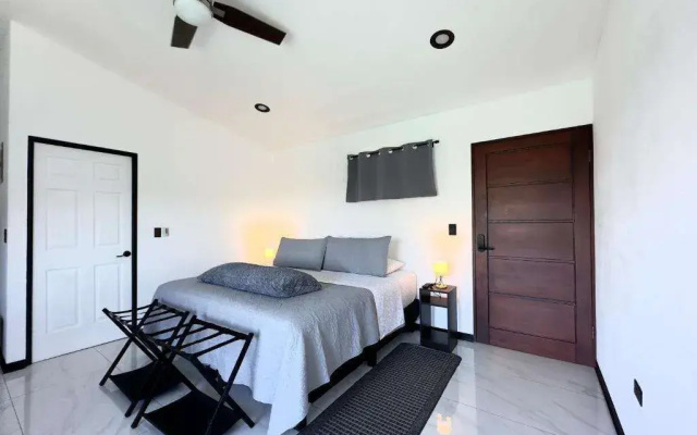 Black & White Apartments Monteverde