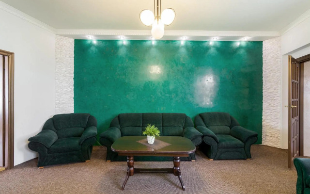 Apartment on Dudayeva 17