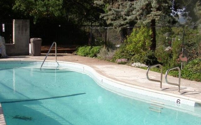 Sequoia Motel