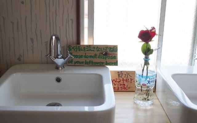 Cocoroom Guesthouse Cafe and Garden - Hostel