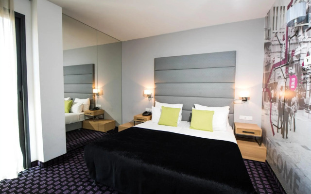Eyal Hotel