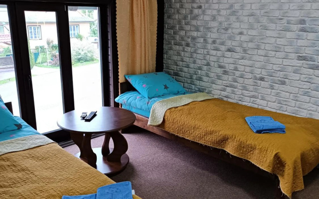 Садиба Янчар з Басейном