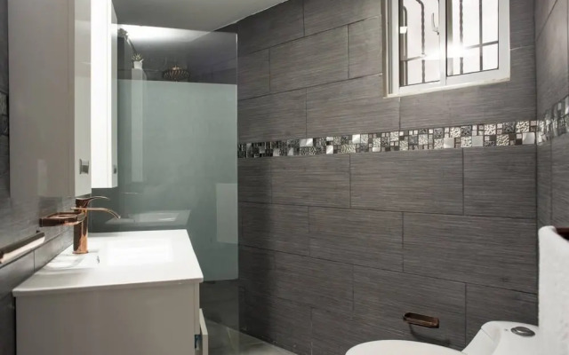 8 Bedrooms Penthouse, Jacuzzi & Private Terrace