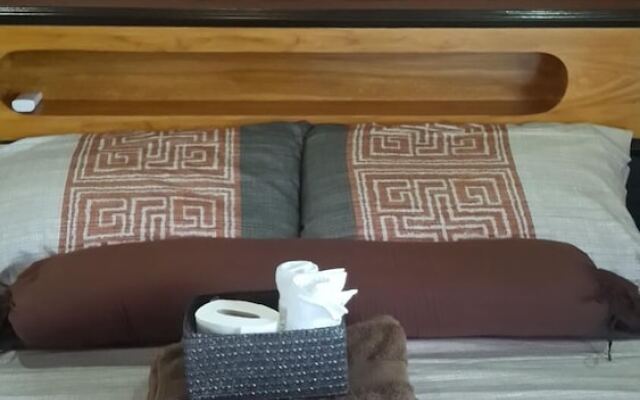 Romantic 1 Bedroom Condo at The Redwoods Condominium