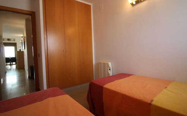 Spacious Apartment in Empuriabrava with Terrace