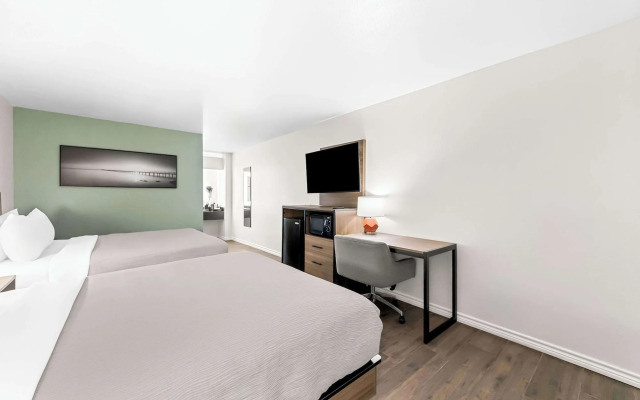 Quality Inn & Suites Port Lavaca near Lighthouse Beach