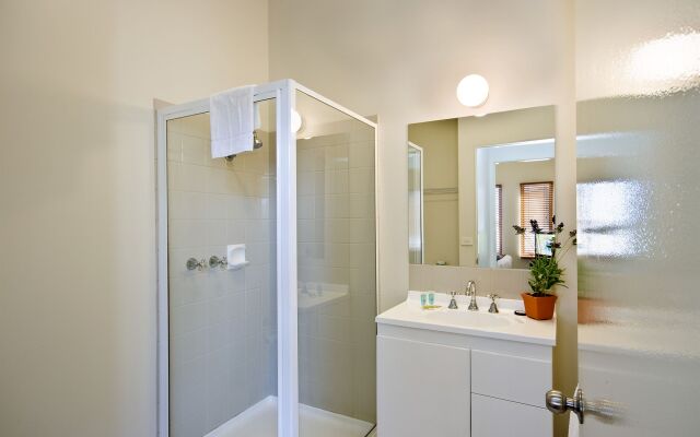 Lornebeach Apartments