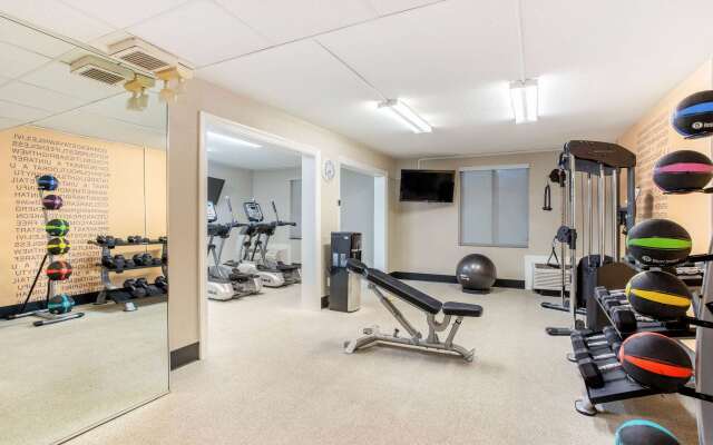 La Quinta Inn & Suites by Wyndham Indianapolis South