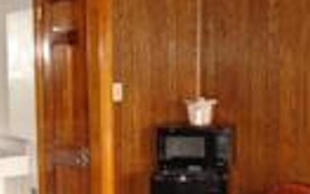 Washington & Lee Motel