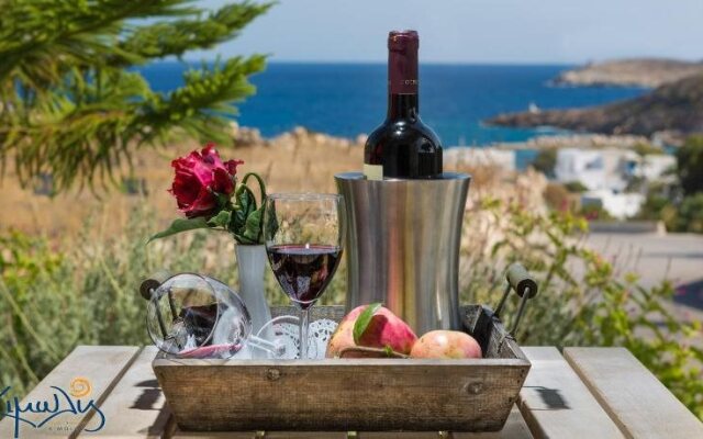 Kimolis Studios & Apartments